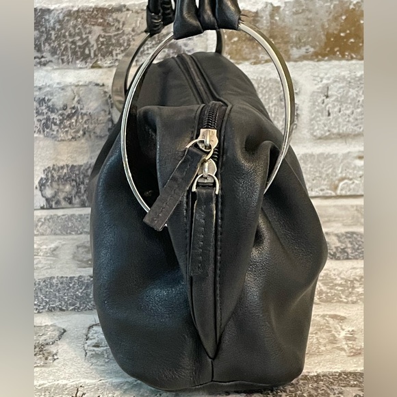 Gillivo Design Studio Black Leather Shoulder Bag Large Silver Hardware - Picture 3 of 11